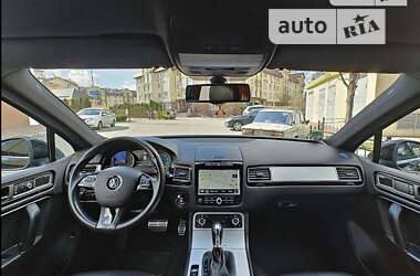 Внедорожник / Кроссовер Volkswagen Touareg 2012 в Гадяче