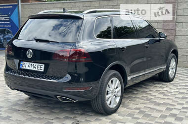 Внедорожник / Кроссовер Volkswagen Touareg 2012 в Гадяче