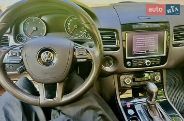 Внедорожник / Кроссовер Volkswagen Touareg 2013 в 