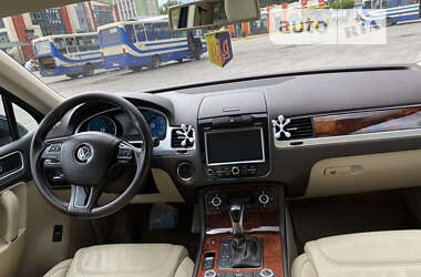 Позашляховик / Кросовер Volkswagen Touareg 2012 в Львові