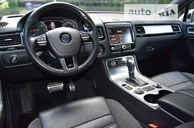 Внедорожник / Кроссовер Volkswagen Touareg 2015 в Дрогобыче