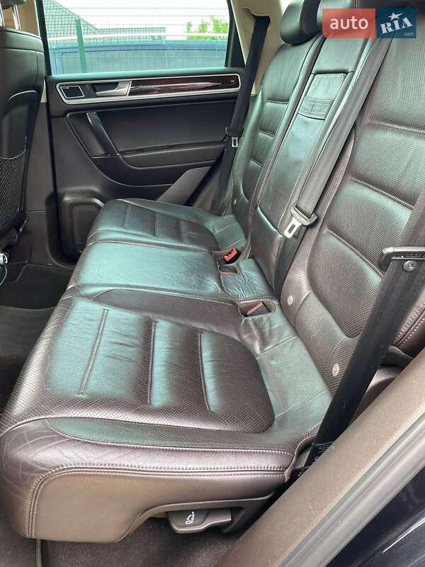 Внедорожник / Кроссовер Volkswagen Touareg 2010 в Мукачево