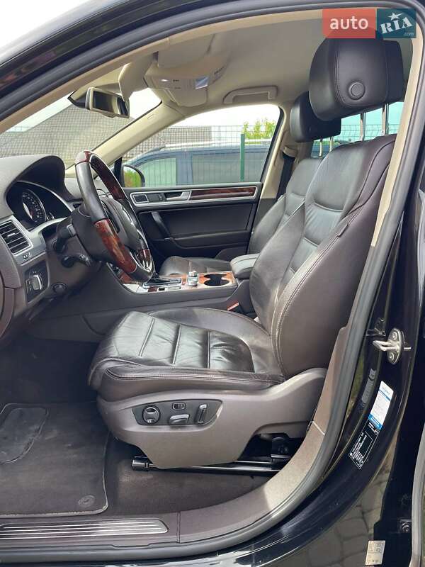 Внедорожник / Кроссовер Volkswagen Touareg 2010 в Мукачево