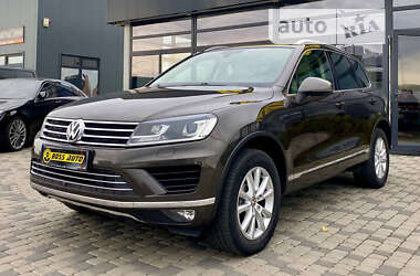 Внедорожник / Кроссовер Volkswagen Touareg 2015 в Мукачево