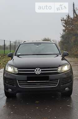 Позашляховик / Кросовер Volkswagen Touareg 2014 в Сумах