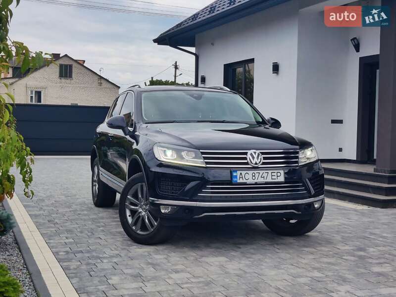 Позашляховик / Кросовер Volkswagen Touareg 2016 в Луцьку