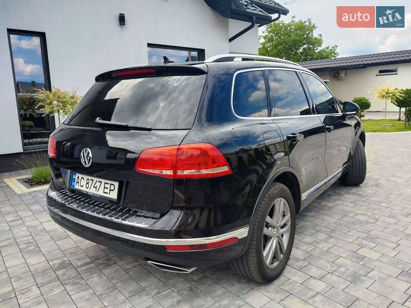 Позашляховик / Кросовер Volkswagen Touareg 2016 в Луцьку