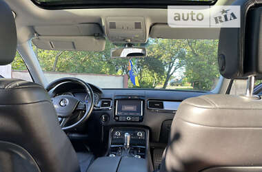 Внедорожник / Кроссовер Volkswagen Touareg 2012 в Староконстантинове