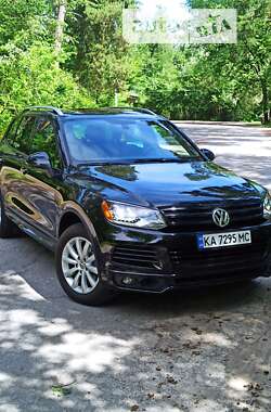 Позашляховик / Кросовер Volkswagen Touareg 2013 в Києві