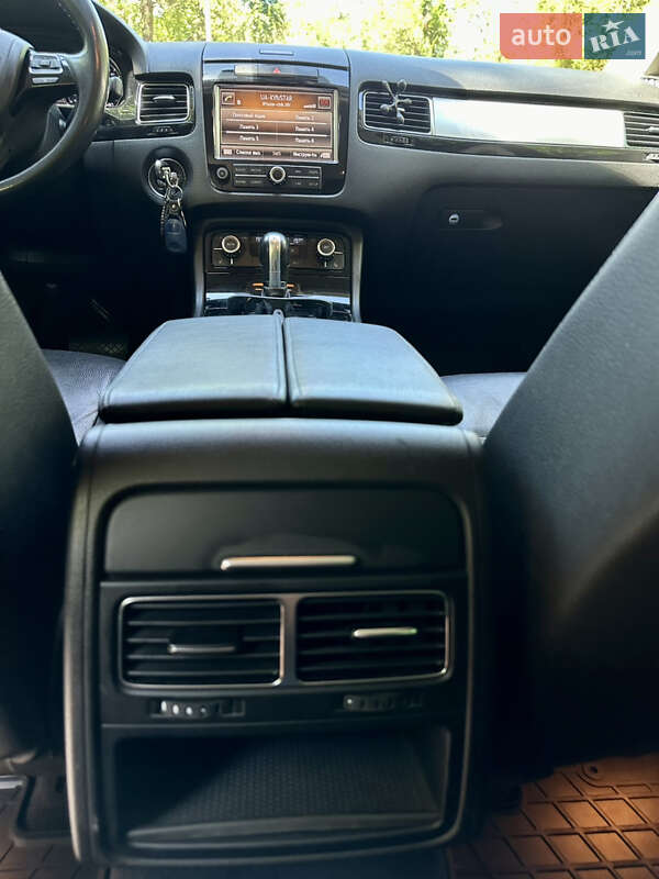 Внедорожник / Кроссовер Volkswagen Touareg 2011 в Кривом Роге фото 2 Внедорожник / Кроссовер Volkswagen Touareg 2011 в Кривом Роге