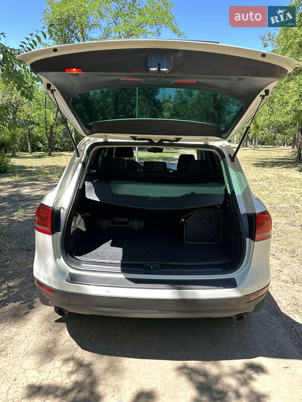 Внедорожник / Кроссовер Volkswagen Touareg 2011 в Кривом Роге фото 9 Внедорожник / Кроссовер Volkswagen Touareg 2011 в Кривом Роге