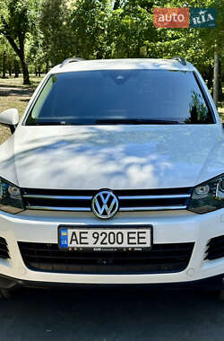 Внедорожник / Кроссовер Volkswagen Touareg 2011 в 