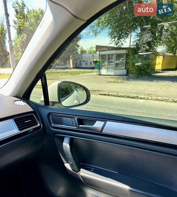 Внедорожник / Кроссовер Volkswagen Touareg 2011 в Кривом Роге фото 19 Внедорожник / Кроссовер Volkswagen Touareg 2011 в Кривом Роге