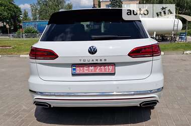 Позашляховик / Кросовер Volkswagen Touareg 2021 в Тернополі