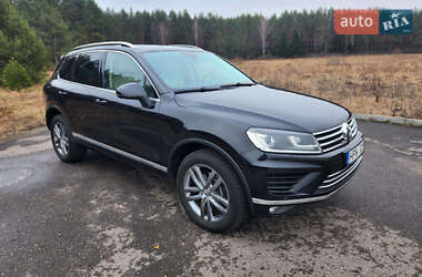 Внедорожник / Кроссовер Volkswagen Touareg 2015 в 