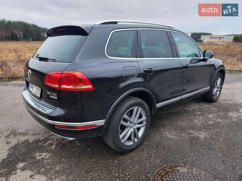 Внедорожник / Кроссовер Volkswagen Touareg 2015 в Тернополе