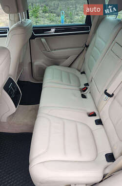 Внедорожник / Кроссовер Volkswagen Touareg 2015 в 