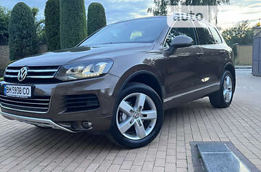 Позашляховик / Кросовер Volkswagen Touareg 2012 в Сумах