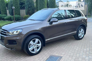 Позашляховик / Кросовер Volkswagen Touareg 2012 в Сумах