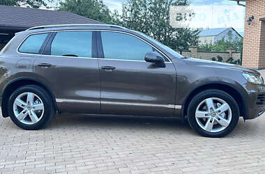 Позашляховик / Кросовер Volkswagen Touareg 2012 в Сумах