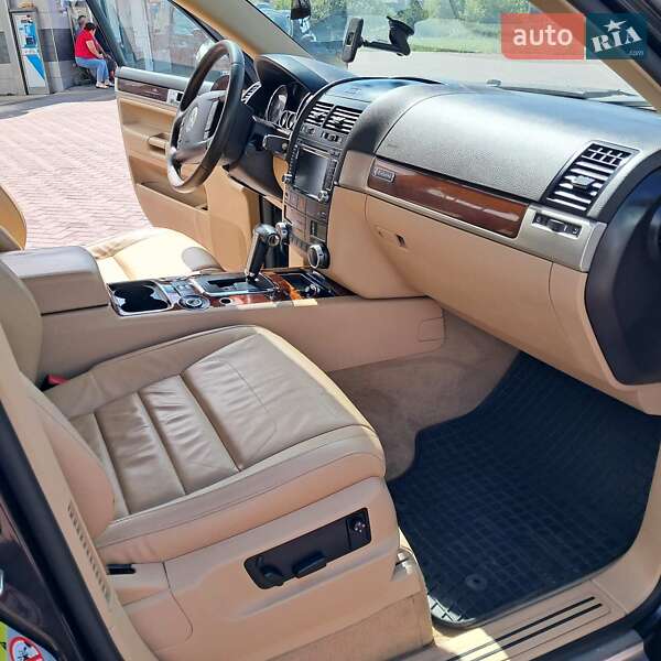 Позашляховик / Кросовер Volkswagen Touareg 2009 в Луцьку