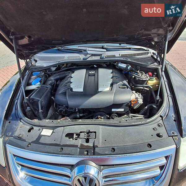 Позашляховик / Кросовер Volkswagen Touareg 2009 в Луцьку