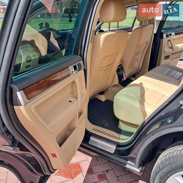 Позашляховик / Кросовер Volkswagen Touareg 2009 в Луцьку