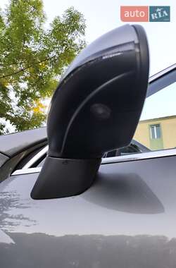 Позашляховик / Кросовер Volkswagen Touareg 2013 в 
