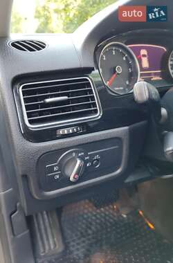 Позашляховик / Кросовер Volkswagen Touareg 2013 в 