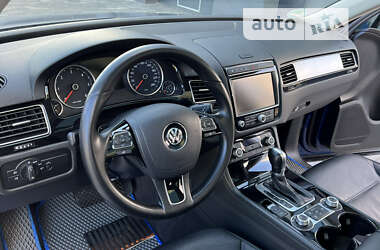 Позашляховик / Кросовер Volkswagen Touareg 2015 в Луцьку