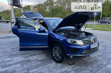 Позашляховик / Кросовер Volkswagen Touareg 2015 в Луцьку