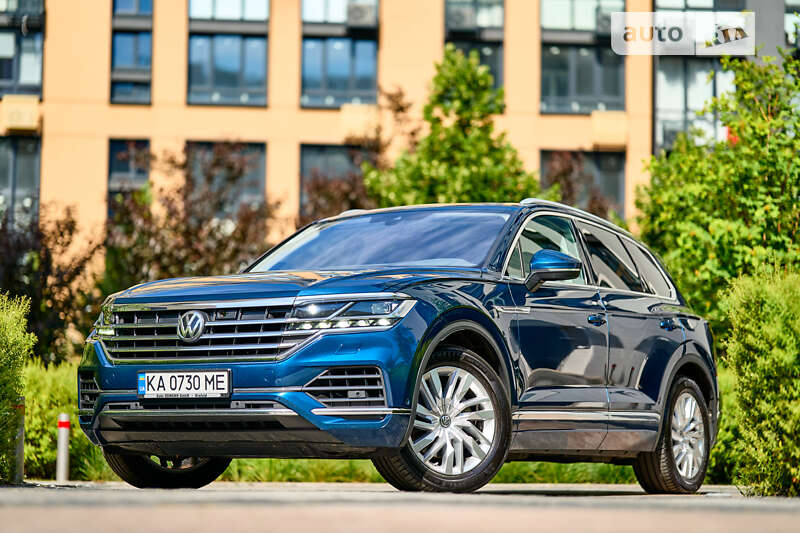 Позашляховик / Кросовер Volkswagen Touareg 2019 в Києві