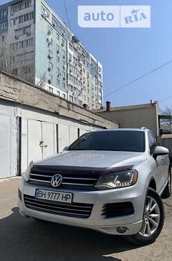 Позашляховик / Кросовер Volkswagen Touareg 2011 в Одесі