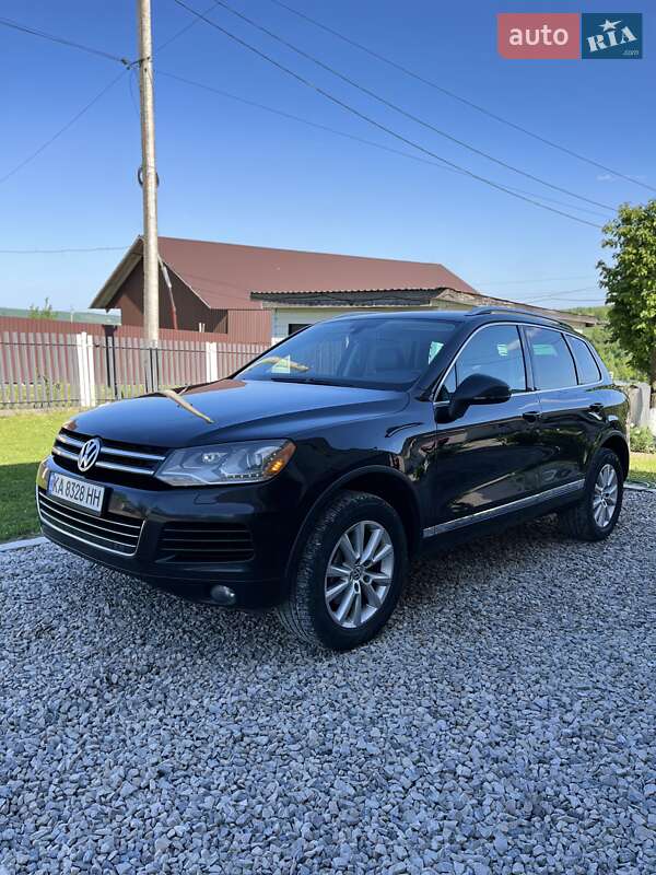 Позашляховик / Кросовер Volkswagen Touareg 2014 в Надвірній
