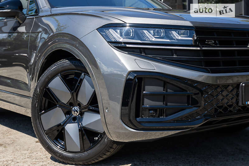Позашляховик / Кросовер Volkswagen Touareg 2024 в Києві