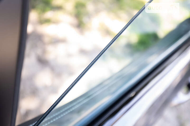 Позашляховик / Кросовер Volkswagen Touareg 2024 в Києві