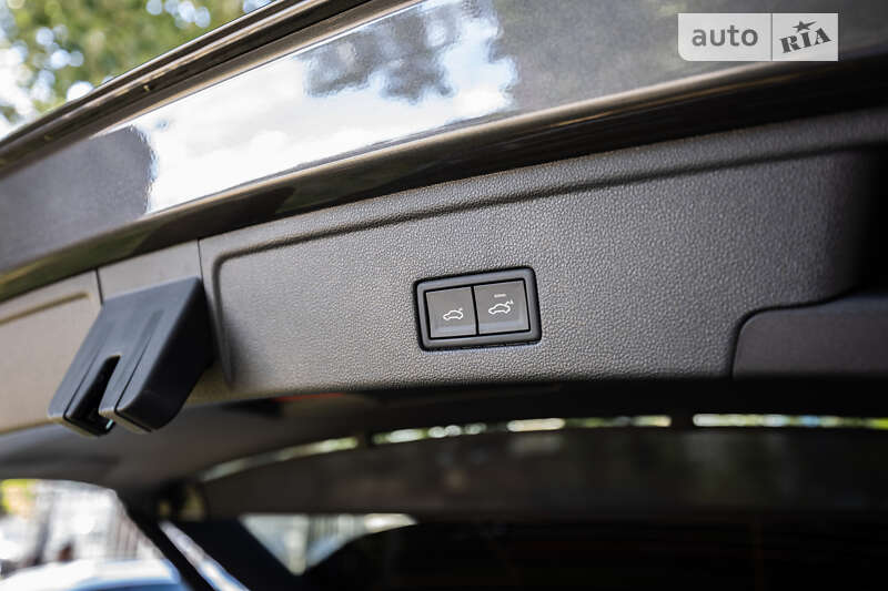 Позашляховик / Кросовер Volkswagen Touareg 2024 в Києві