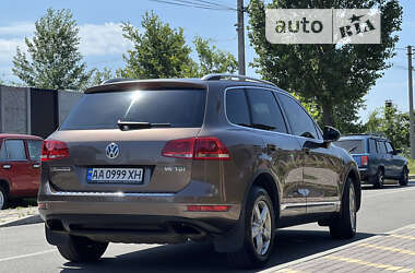 Позашляховик / Кросовер Volkswagen Touareg 2011 в Києві