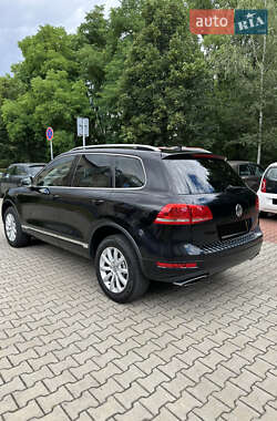 Внедорожник / Кроссовер Volkswagen Touareg 2011 в Ужгороде