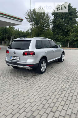 Позашляховик / Кросовер Volkswagen Touareg 2009 в Житомирі