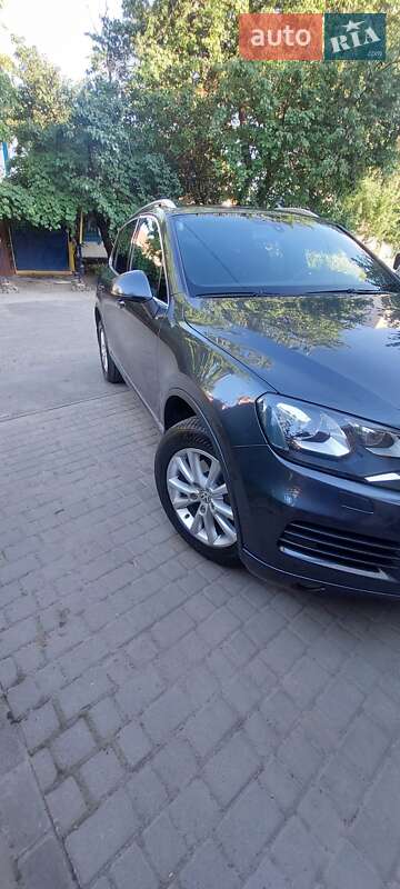 Позашляховик / Кросовер Volkswagen Touareg 2012 в Дніпрі
