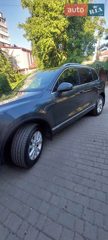Позашляховик / Кросовер Volkswagen Touareg 2012 в Дніпрі