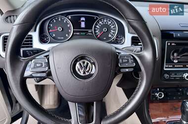 Внедорожник / Кроссовер Volkswagen Touareg 2010 в 