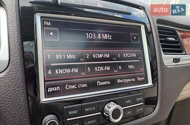 Внедорожник / Кроссовер Volkswagen Touareg 2010 в 
