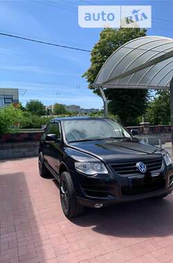 Позашляховик / Кросовер Volkswagen Touareg 2007 в Рівному