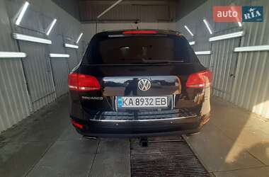 Внедорожник / Кроссовер Volkswagen Touareg 2012 в Киеве