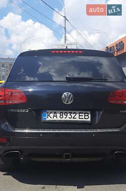 Внедорожник / Кроссовер Volkswagen Touareg 2012 в Киеве