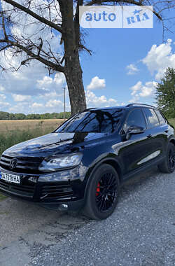 Внедорожник / Кроссовер Volkswagen Touareg 2014 в Киеве