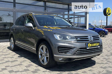 Позашляховик / Кросовер Volkswagen Touareg 2017 в Мукачевому