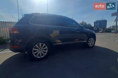 Внедорожник / Кроссовер Volkswagen Touareg 2012 в Киеве